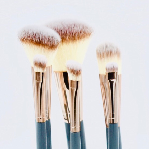 Nanette Lepore Rose Gold Makeup Brush Set NWT/NIB - Picture 2 of 5